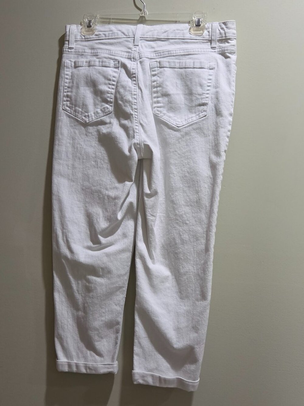 Jones New York City Cuffed Capri White size 10